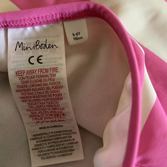 Girls size 5-6 Mini Boden pink/white striped one piece swimsuit withsea turtles - Picture 5 of 5